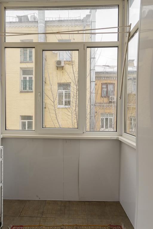 Ferienwohnung Простора 3 Кімнатна Біля Майдану Незалежності Kiew Exterior foto